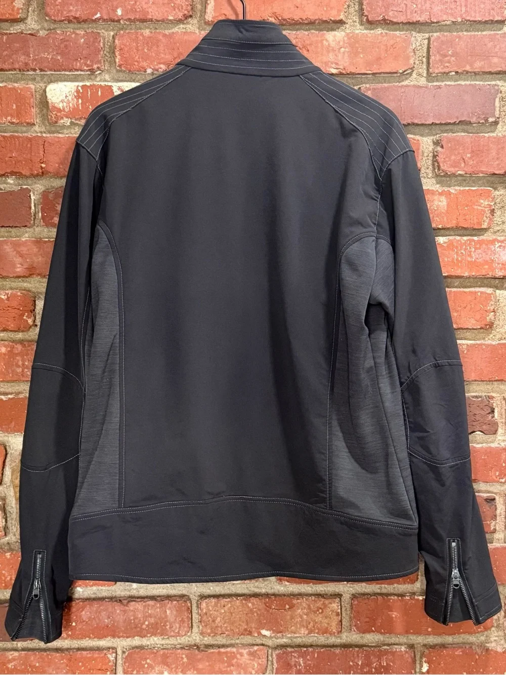 Kuhl Men's Black and Gray Jacket Dyfynce soft shell Size XL FLAWED-NOTED BELOW
